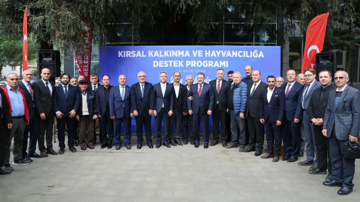 Trabzon’da üreticiye destek! 36 yetiştiriciye 180 koyun dağıtıldı