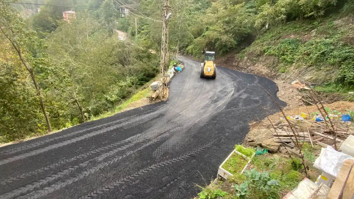 Trabzon’da yol seferberliği! 18 ilçede çalışmalar sürüyor