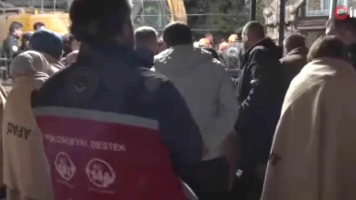 Trabzon'dayken evlatlarının acı haberini aldılar! İki kardeş enkazda hayatını kaybetti