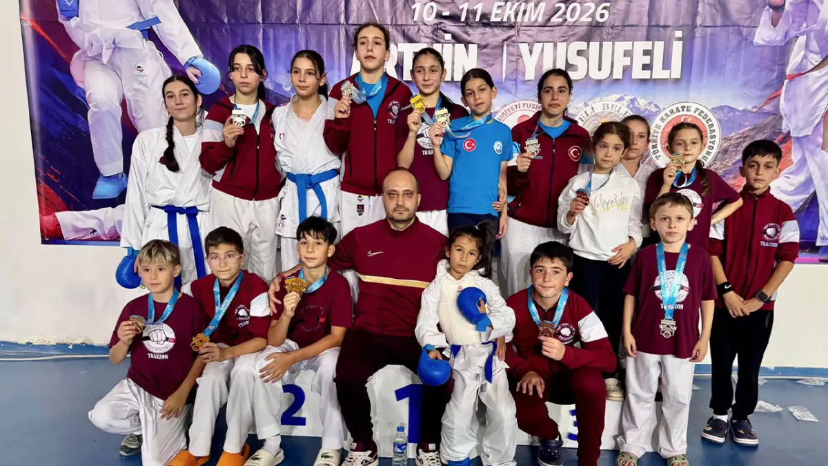 Trabzon ekibi Yusufeli’ni salladı! Karate turnuvasında 25 madalya kazandı