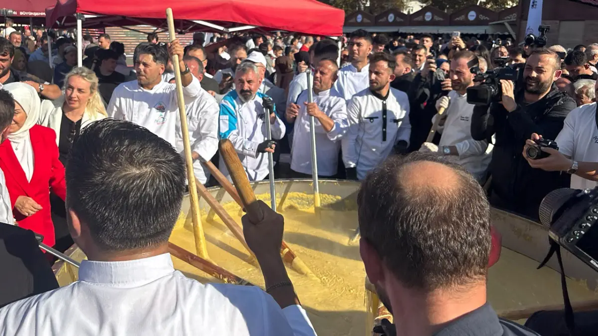 Trabzon Gastronomi Festivali'nde kuymak uzatma rekoru denemesi