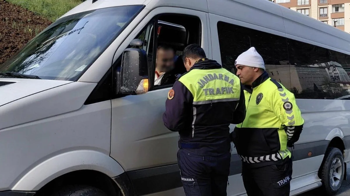 Trabzon Valiliğinden okul çevreleri ve servislere sıkı denetim!