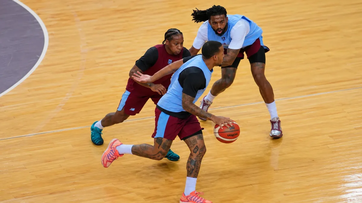Trabzonspor Basketbol Takımı'nda Pizzabulls Bordo Bandırma mesaisi başladı