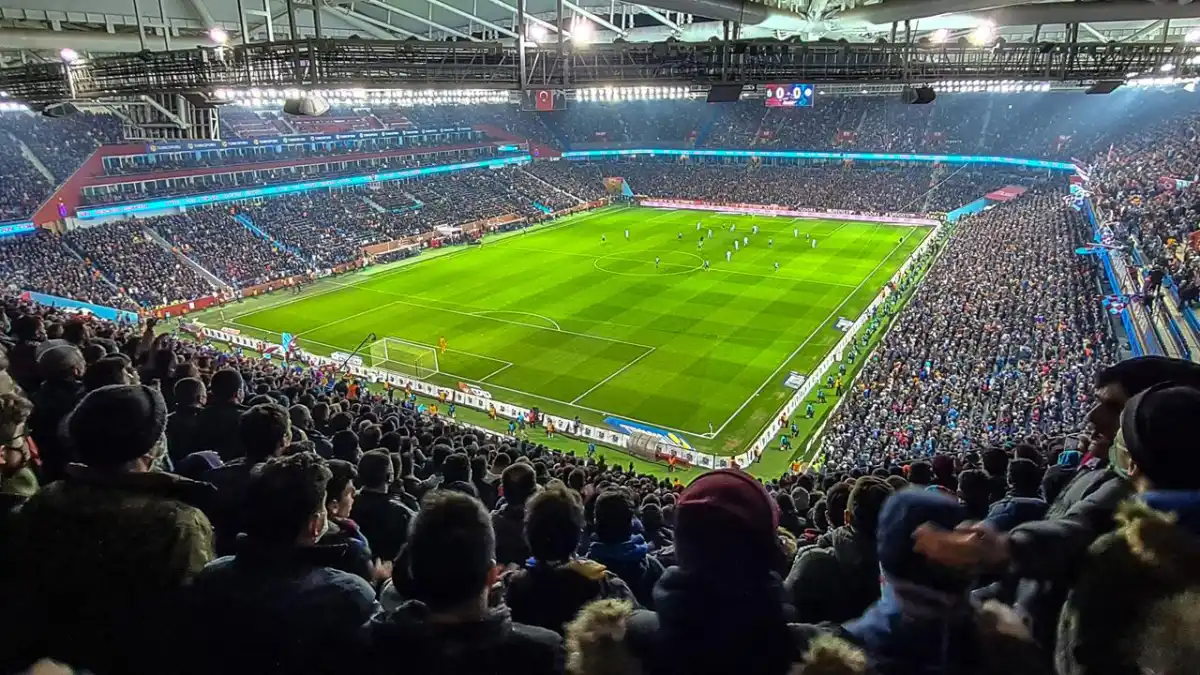 Trabzonspor-Beşiktaş derbisinde deplasman yasağı kaldırıldı! Taraftarlar tribünde olacak