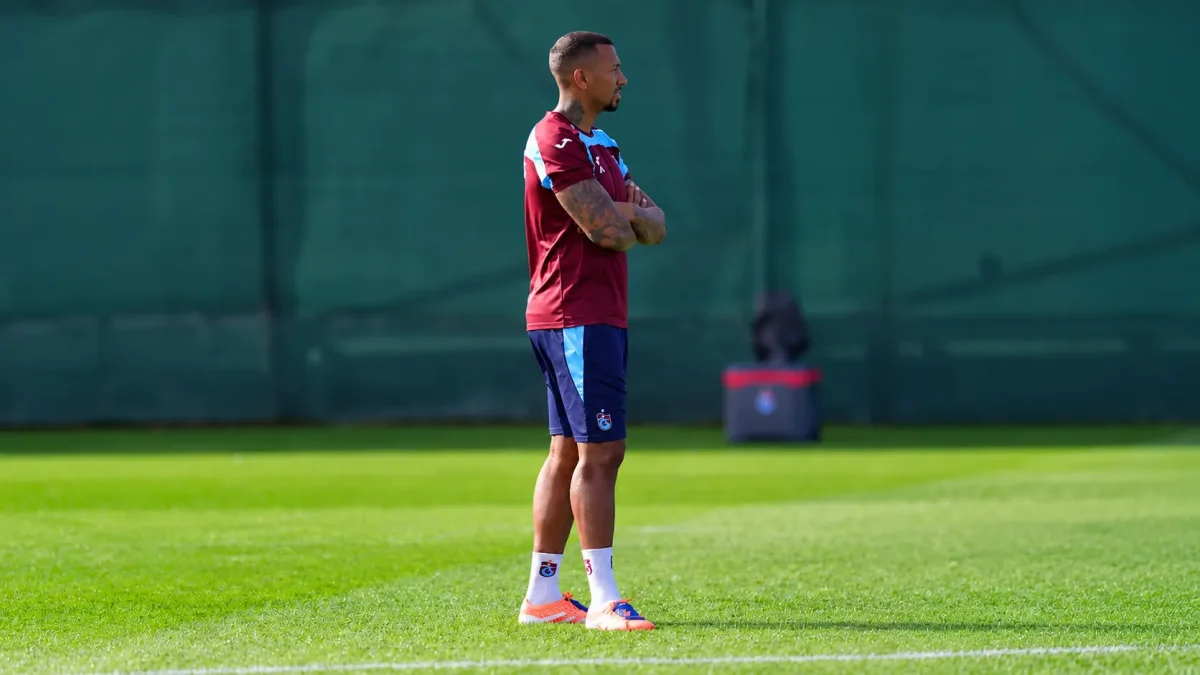 Trabzonspor'da Jérôme Boateng, Beşiktaş maçını tribünden takip ediyor!