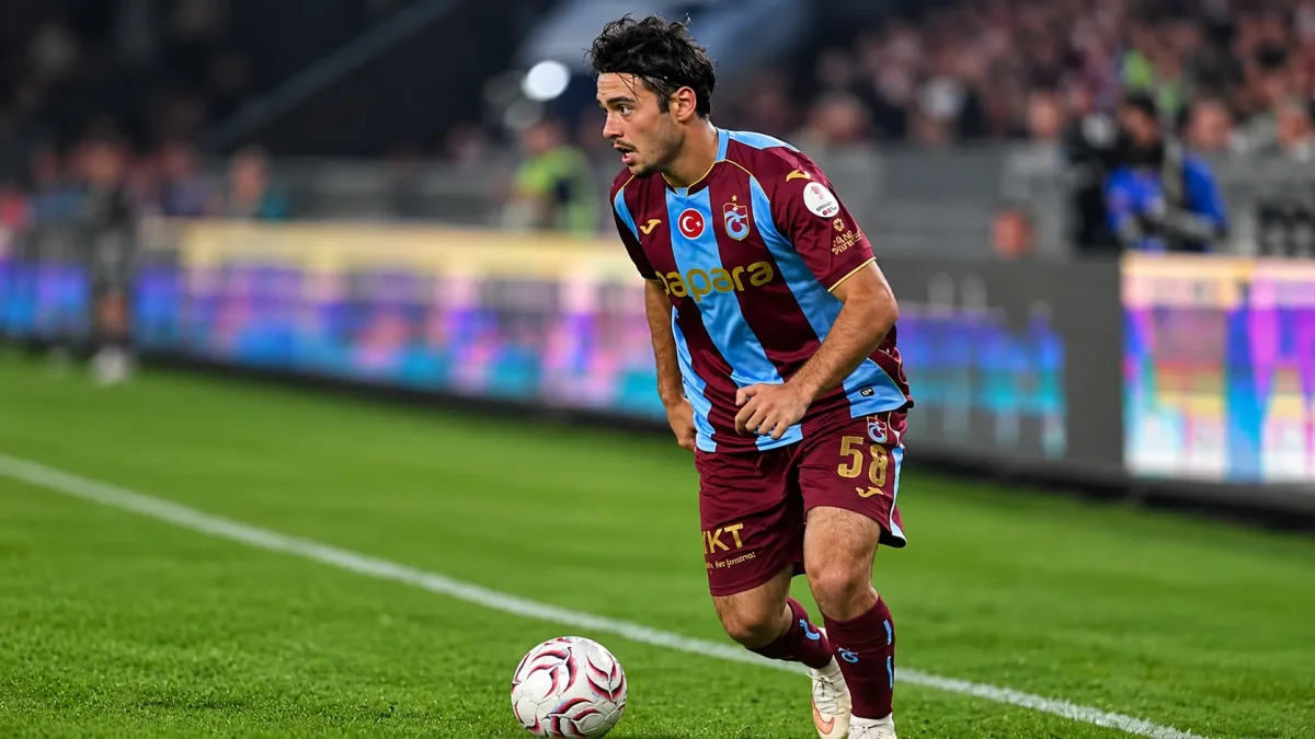 Trabzonspor'da kanat rekabeti! Kazanan Aral Şimşir oldu