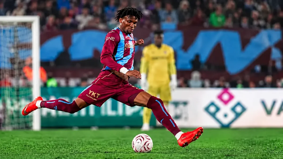 Trabzonspor'da transfer hareketliliği! İki İngiliz kulübü peşinde