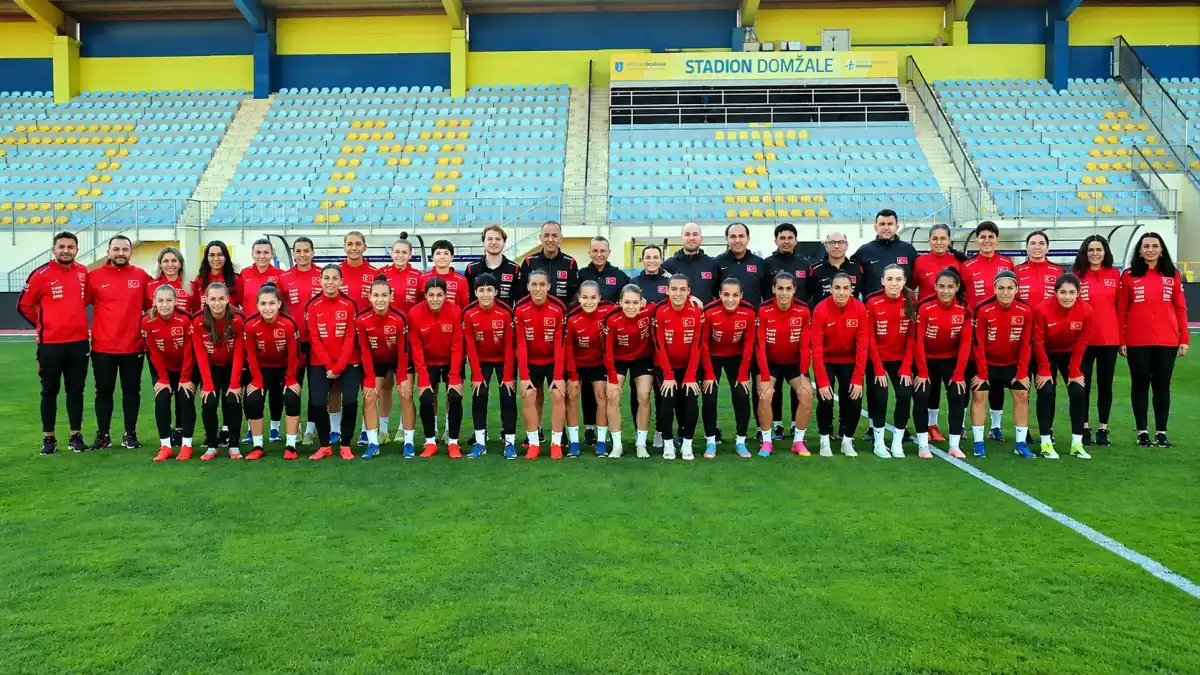Trabzonspor'dan 2 futbolcu milli takımda! Biri ilk 11'de