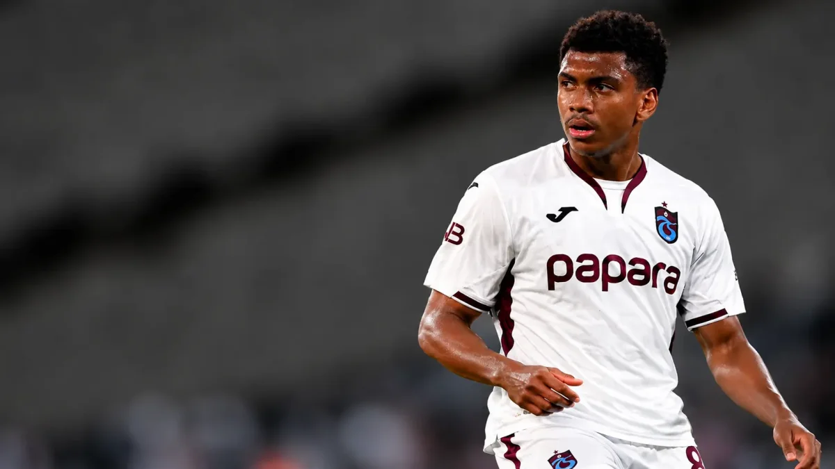 Trabzonspor'dan ayrılmıştı! Yeni takımını zirveye taşıdı
