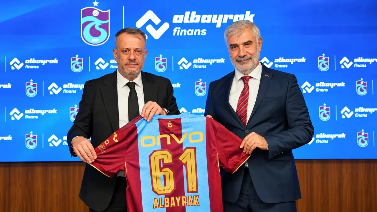 Trabzonspor'dan yeni sponsorluk anlaşması! İmzalar Papara Park'ta atıldı