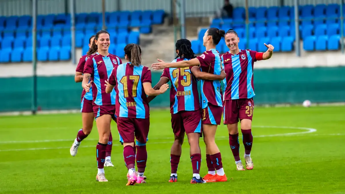 Trabzonspor Kadın Futbol Takımı'ndan plaka şov! Antalyaspor'u dağıttı