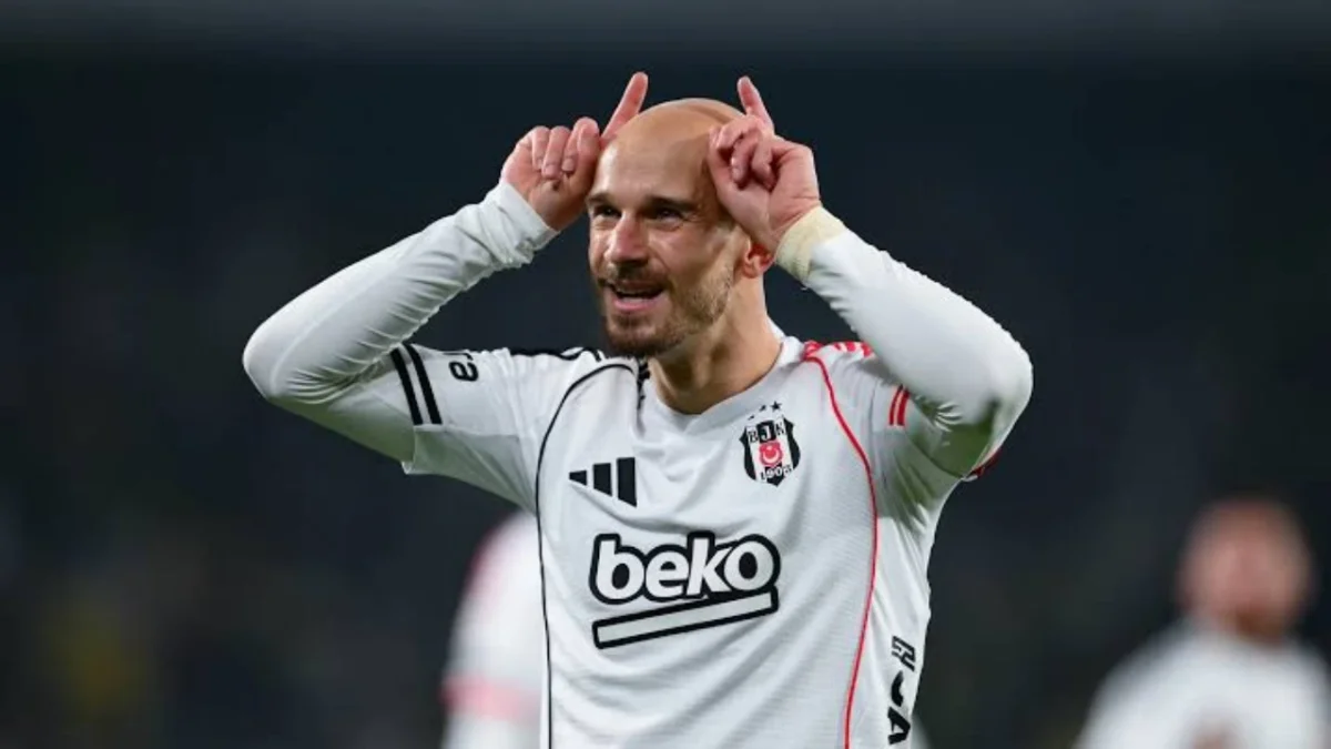Trabzonspor maçı öncesi Beşiktaş'a kötü haber! Sahadan çıkmak zorunda kaldı