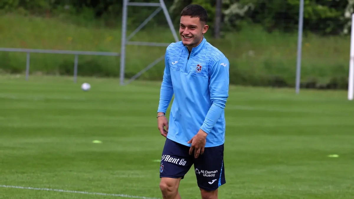 Trabzonspor'un genç yıldızına sakatlık şoku! Maçı tamamlayamadı