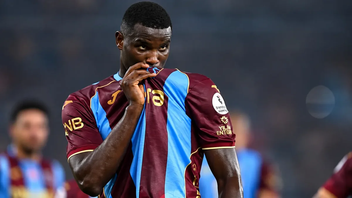 Trabzonspor'un yıldızından büyük jest! Eski hocasına otomobil hediye etti
