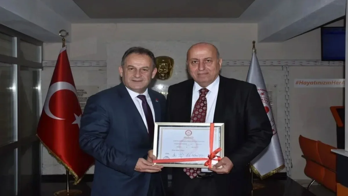 Yeni Parti Trabzon’da birlik fotoğrafının arkasında ayrışma iddiası!