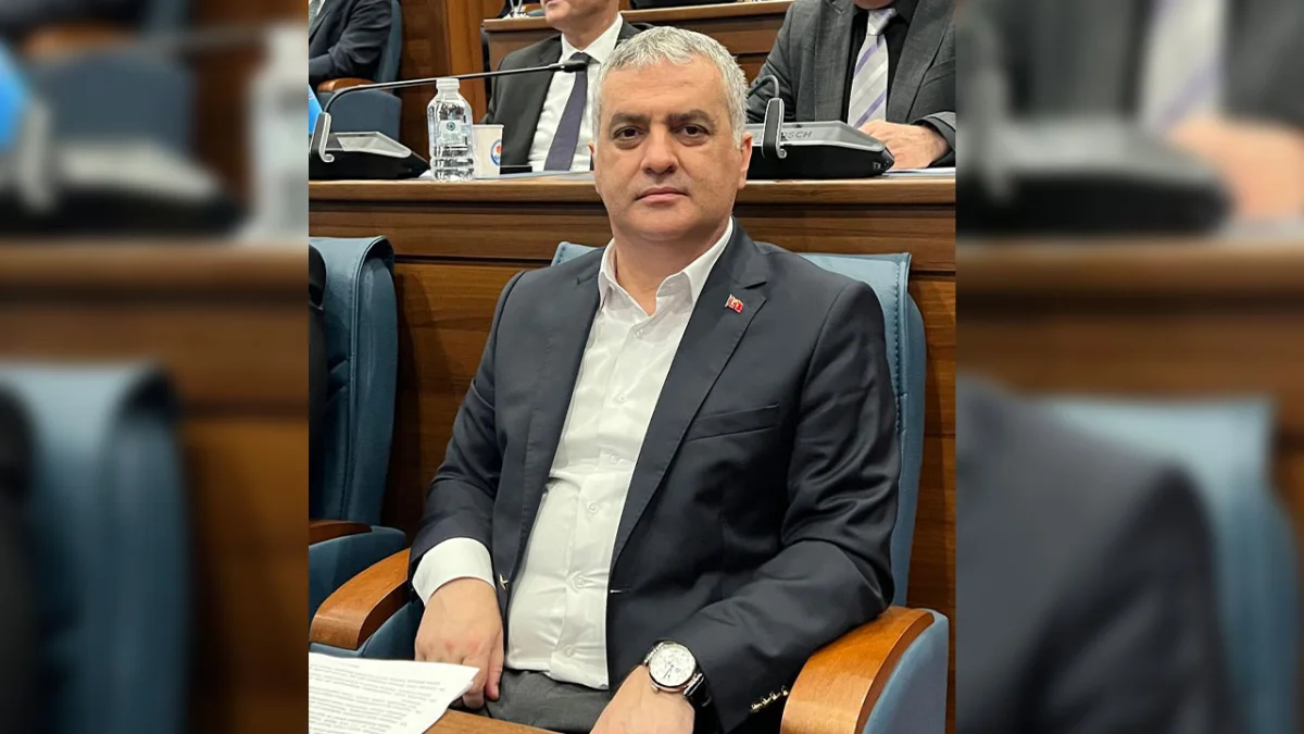 Yomra’da asfalt tartışması meclise taşındı: “Bir araç, asfalt bile siyasi malzeme oluyor!”