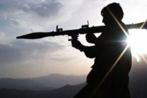 Polis lojmanına saldırı