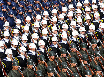 Eşi türbanlı subaya generallik yolu