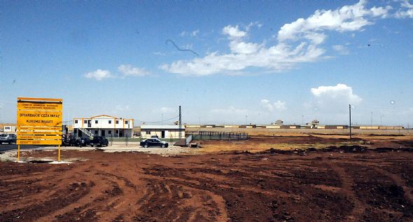 Öcalan imzalı cezaevi!