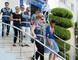 8 evi soyan genç kızlar yakalandı