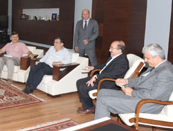 Vatandaşlarla bir araya geldi