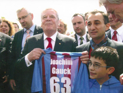 Cumhurbaşkanı'na TS hediyesi