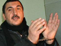 Ünlü türkücüye hapis