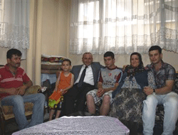 Vali Kızılcık'tan yaralı askere söz