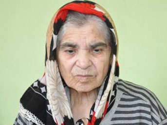 Ağzından sadece iki cümle çıkıyor!