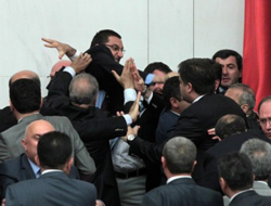 TBMM'de tekme tokat kavga