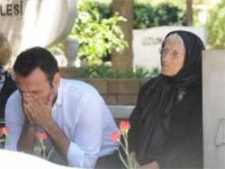 Kemal Sunal, vefatının 12. yılında mezarı başında anıldı