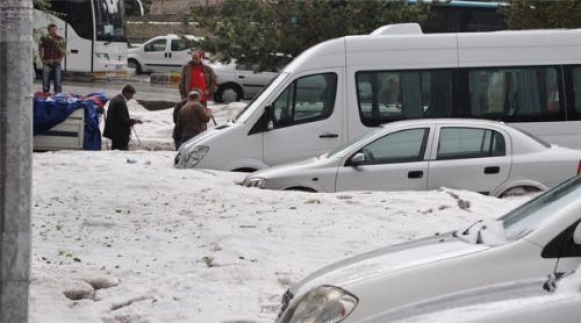 Temmuz ayında kar yağdı