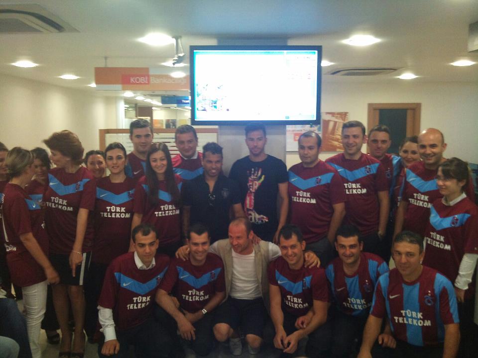 Banka personeli TS forması giydi