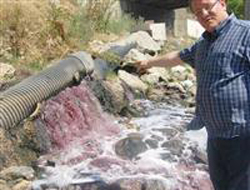 Bu dereden kan akıyor