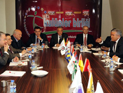 Süper Lig ikiye bölündü