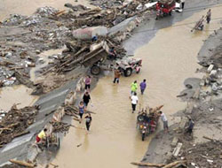 Rusya sele teslim: 53 ölü