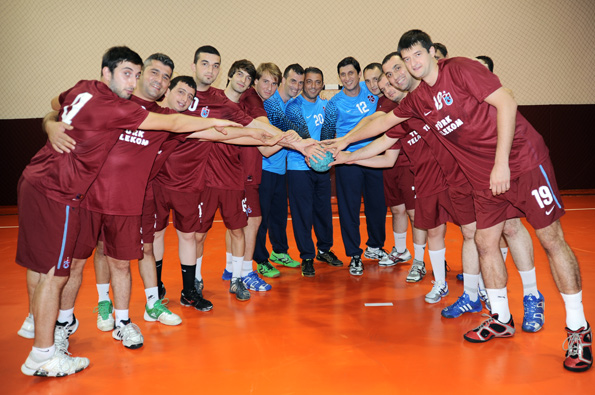 Hentbolcular boş durmuyor