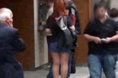 Hem travesti, hem de polis!