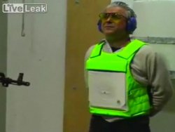 Kalaşnikofla çelik yelek testi