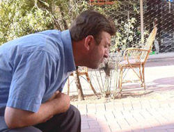 Ağzı ile Kuş Tutuyor