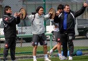 Atmaca, Erzurum'da güç depoluyor