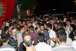 Bir tarafta Şehit bir tarafta düğün