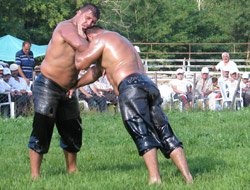 "Bir yiğit çıktı meydane"