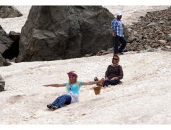 Temmuz ortasında kar keyfi