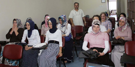 Fındık seçme kursu yapılıyor