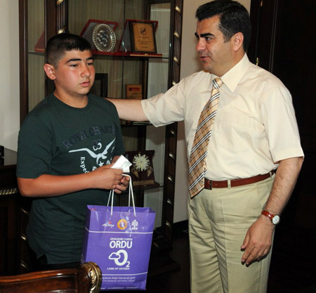 SBS 1.'sine Vali Düzgün'den ödül