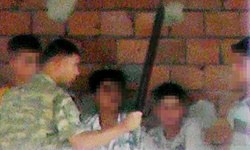 Askerden çocuklara sıra dayağı