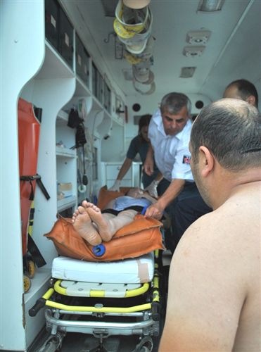 Trabzon'da kız boğuluyordu