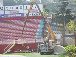 Avni Aker'de tadilat devam ediyor