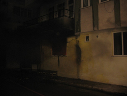 Kardeşler evi ateşe verdi